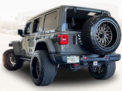 Used 2022 Jeep Wrangler Unlimited Rubicon w/ LED Lighting Group AWD/4WD image 4