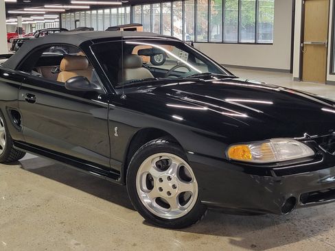 Used 1995 Ford Mustang GT RWD image 40