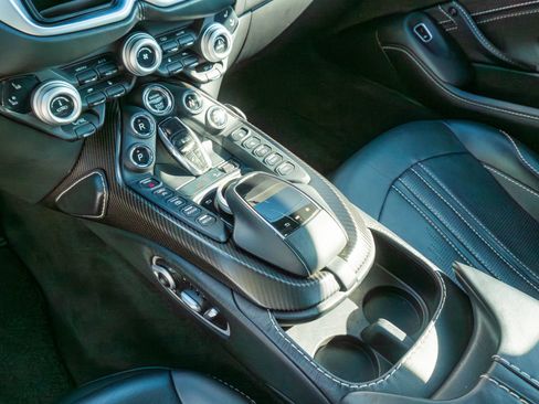 Used 2019 Aston Martin V8 Vantage Coupe image 60