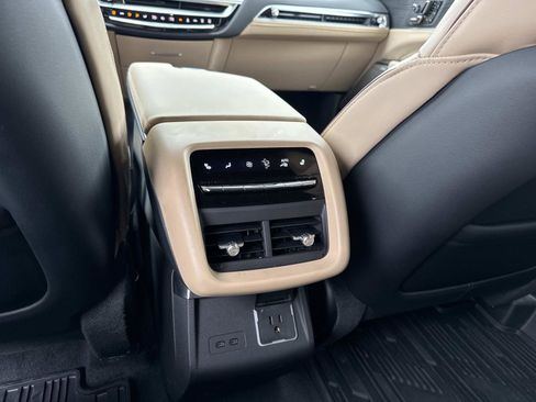 New 2025 Cadillac Lyriq Luxury image 18