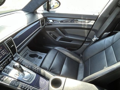 Used 2013 Porsche Panamera GTS image 17