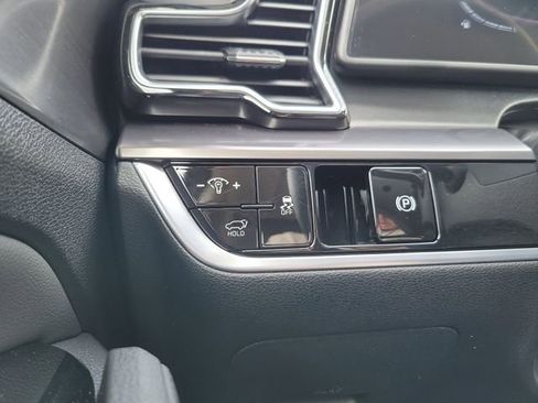 Certified 2025 Kia Sportage EX w/ Premium Package image 31