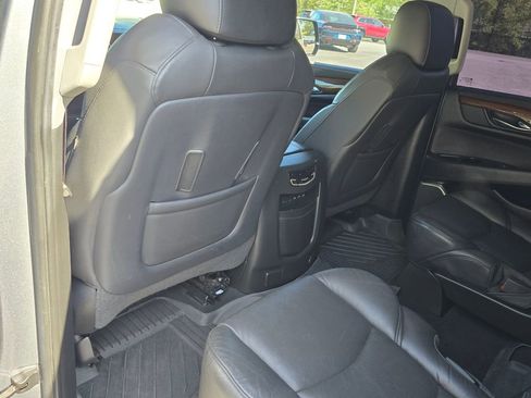 Used 2020 Cadillac Escalade Premium Luxury AWD/4WD image 30