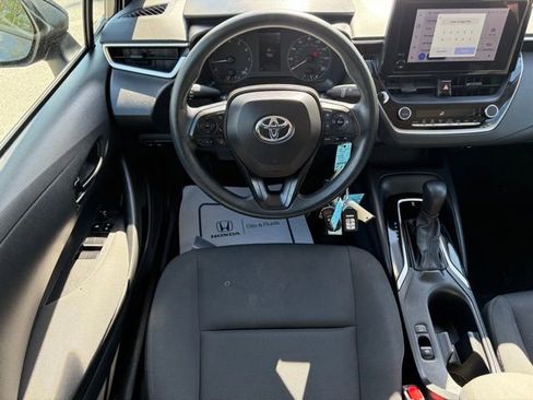 Used 2023 Toyota Corolla LE FWD image 32