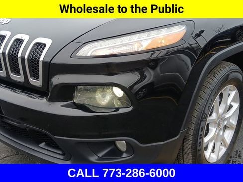 Used 2017 Jeep Cherokee Latitude w/ Comfort/Convenience Group image 29