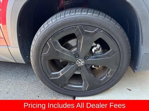 Used 2022 Volkswagen Taos SEL AWD/4WD image 2