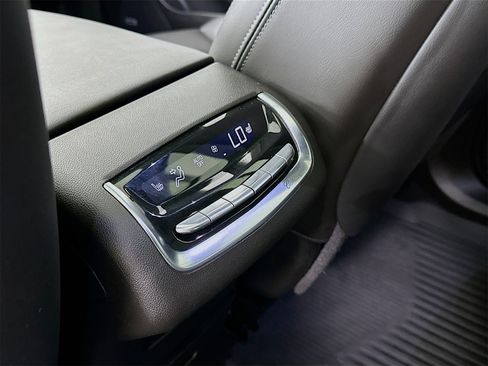 Used 2023 Cadillac XT6 Sport w/ Technology Package image 28