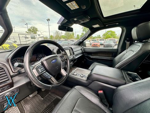 Used 2019 Ford Expedition Limited w/ Equipment Group 302A AWD/4WD image 15