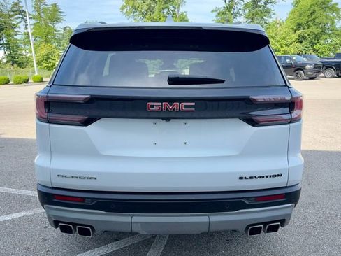 Used 2025 GMC Acadia Elevation FWD image 5