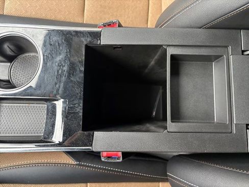 Used 2025 Chevrolet Equinox ACTIV w/ Safety and Technology Package FWD image 35