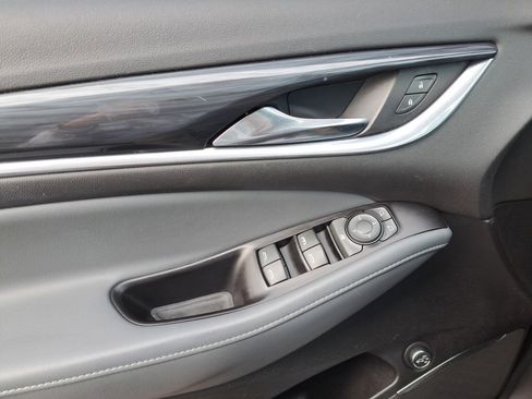 Used 2020 Buick Enclave Essence w/ Sport Touring Edition image 32