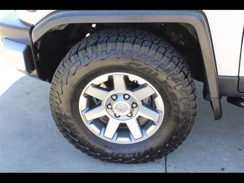 Used 2014 Toyota FJ Cruiser 4WD w/ Convenience Package image 12