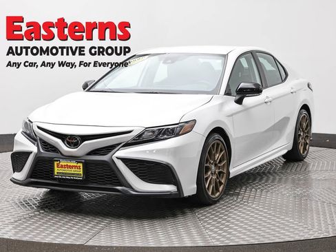 Used 2023 Toyota Camry SE AWD/4WD image 1