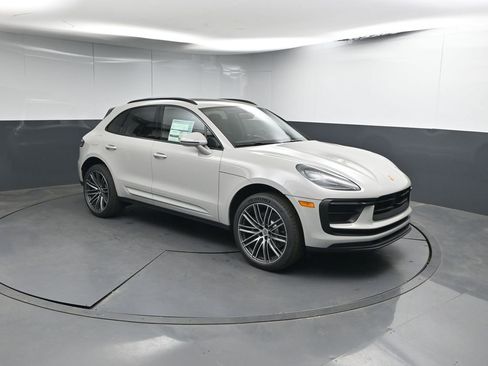New 2026 Porsche Macan AWD/4WD image 27