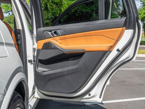 Used 2024 BMW X7 xDrive40i image 29