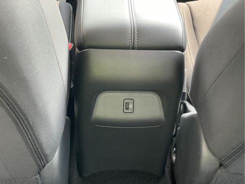 Used 2025 Nissan Sentra SV w/ All-Weather Package FWD image 17