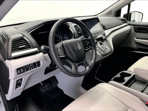 Used 2023 Honda Odyssey EX-L image 13
