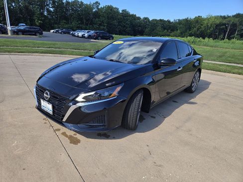 Used 2023 Nissan Altima 2.5 SL FWD image 4