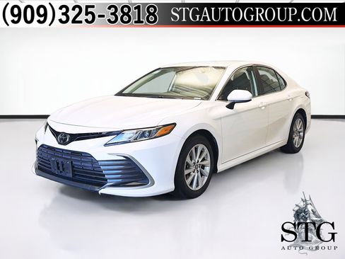 Used 2023 Toyota Camry LE image 1