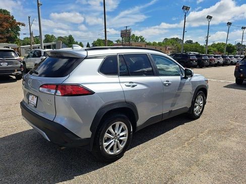 Used 2024 Toyota Corolla Cross LE w/ Moonroof Package AWD/4WD image 7