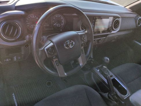 Used 2019 Toyota Tacoma TRD Sport image 10