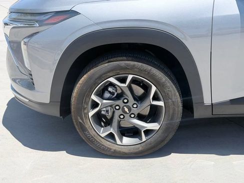 Used 2025 Chevrolet Trax LT w/ Driver Confidence Package FWD image 31