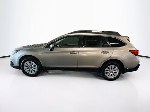 Used 2018 Subaru Outback 2.5i Premium AWD/4WD image 4