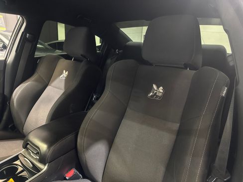 Used 2018 Dodge Charger R/T Scat Pack RWD image 17