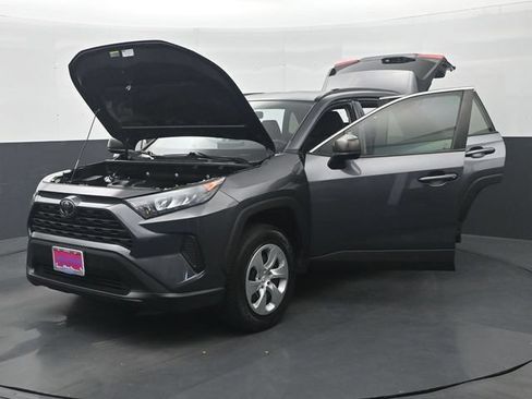 Used 2020 Toyota RAV4 LE FWD image 36