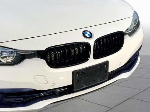 Used 2018 BMW 330e w/ Premium Package RWD image 25
