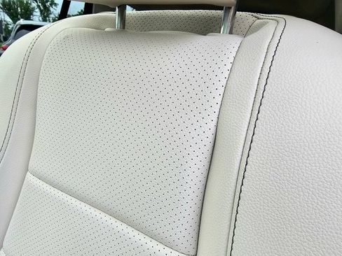 Certified 2024 Mercedes-Benz GLS 450 4MATIC image 21