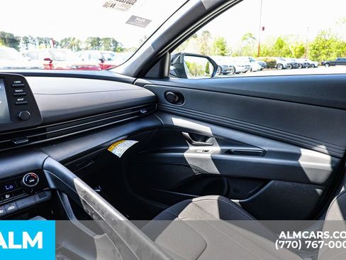 Used 2025 Hyundai Elantra Sport image 43