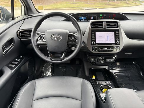 Used 2021 Toyota Prius LE image 22