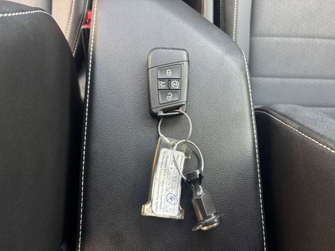 Used 2025 Volkswagen Jetta SE image 22