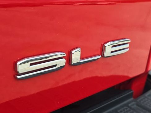 Used 2024 GMC Sierra 1500 SLE image 10