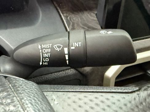 Used 2025 Toyota Tacoma Limited image 14