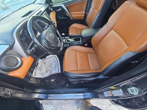 Used 2018 Toyota RAV4 Limited image 38