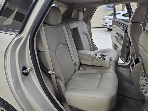 Used 2015 Cadillac SRX Luxury w/ Driver Awareness Package image 23