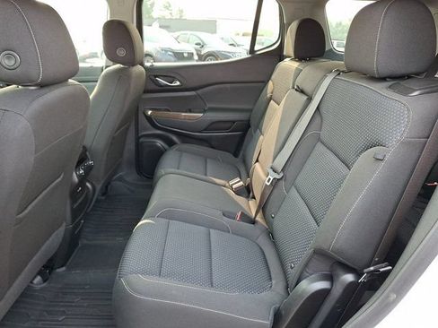 Used 2023 GMC Acadia SLE FWD image 13