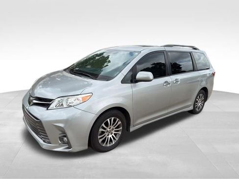 Used 2020 Toyota Sienna XLE FWD image 8