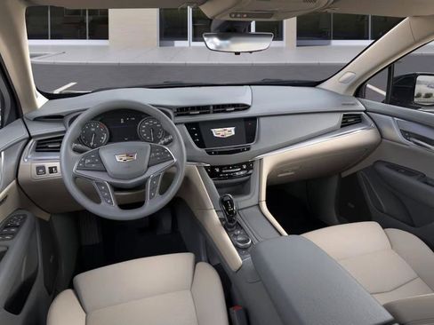 Used 2025 Cadillac XT5 Premium Luxury w/ Technology Package AWD/4WD image 10
