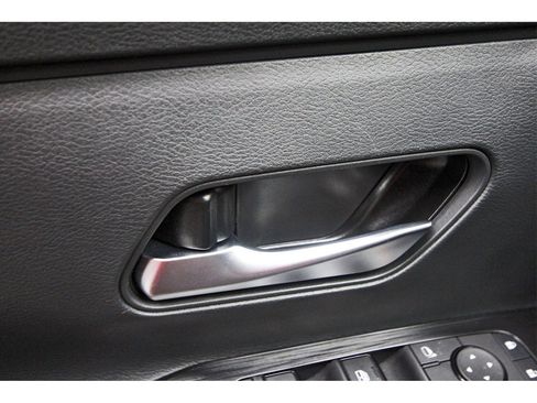 Used 2025 Nissan Kicks SV image 19