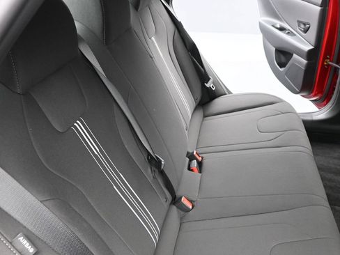 Certified 2025 Hyundai Elantra Sport image 13