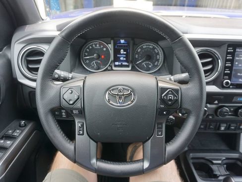 Used 2023 Toyota Tacoma TRD Off-Road w/ Advanced Technology Package AWD/4WD image 3