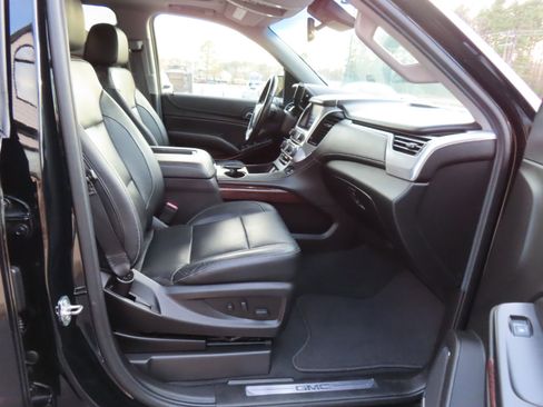 Used 2019 GMC Yukon SLT w/ Premium Edition image 27