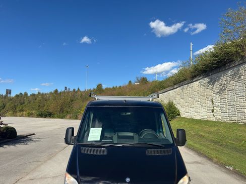 Used 2012 Mercedes-Benz Sprinter 2500 image 11