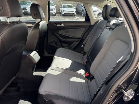Used 2025 Volkswagen Jetta SE image 25