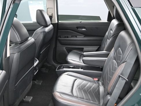 Used 2022 Nissan Pathfinder Platinum w/ Cargo Package image 36