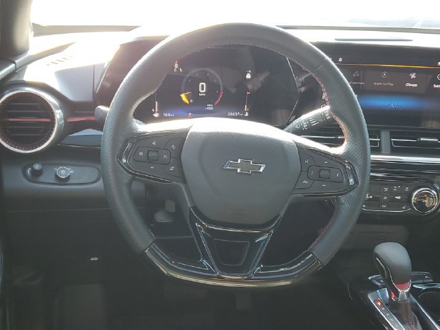 Used 2024 Chevrolet Trax RS w/ Sunroof Package FWD image 12