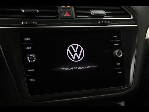 Used 2023 Volkswagen Tiguan SE FWD image 9